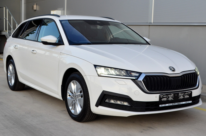 ŠKODA OCTAVIA COMBI 2.0 TDI DSG WEBASTO VIRTUAL COCPIT KAMERA LED KESSY ADAPTIV TEMPOMAT 150PS TOP SERVIS