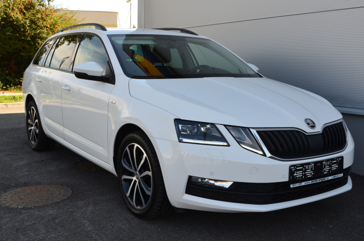 ŠKODA OCTAVIA COMBI III 2.0 TDI DSG SOLEIL STYLE BI-LED ADAPTIVNY TEMPOMAT NAVI KESSY DMS MODE 150PS