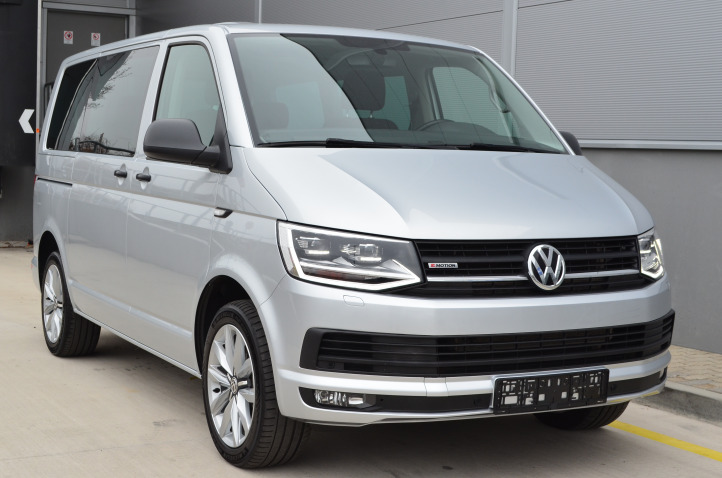 VOLKSWAGEN MULTIVAN T6 2.0 TDI DSG 4MOTION 4X4 WEBASTO 7-MIESTNY LED LAMPY 150PS/110kW ŤAŽNÉ ZAR.